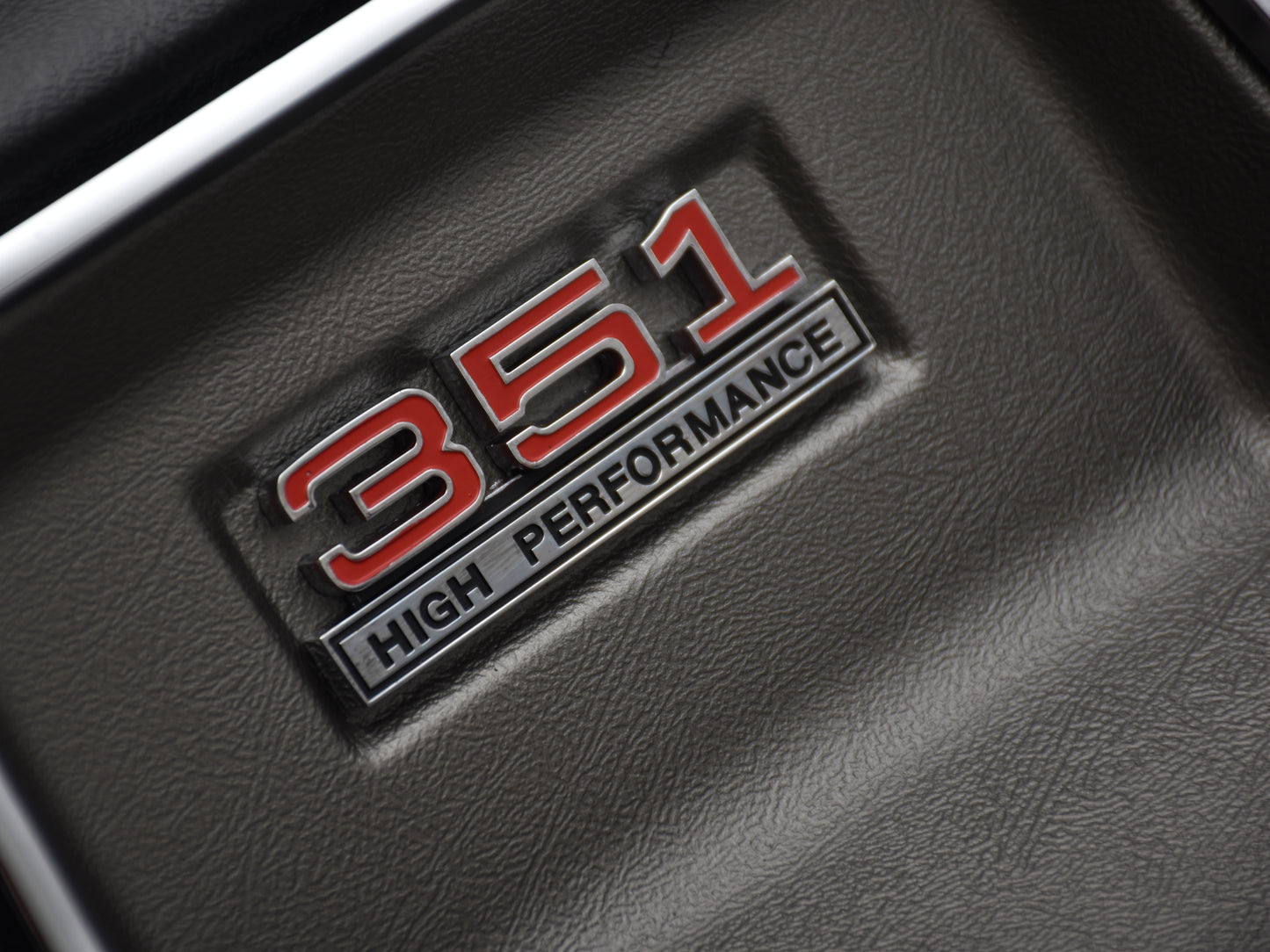 Console Assembly XW XY GT Auto Or Manual (Black) - C2000